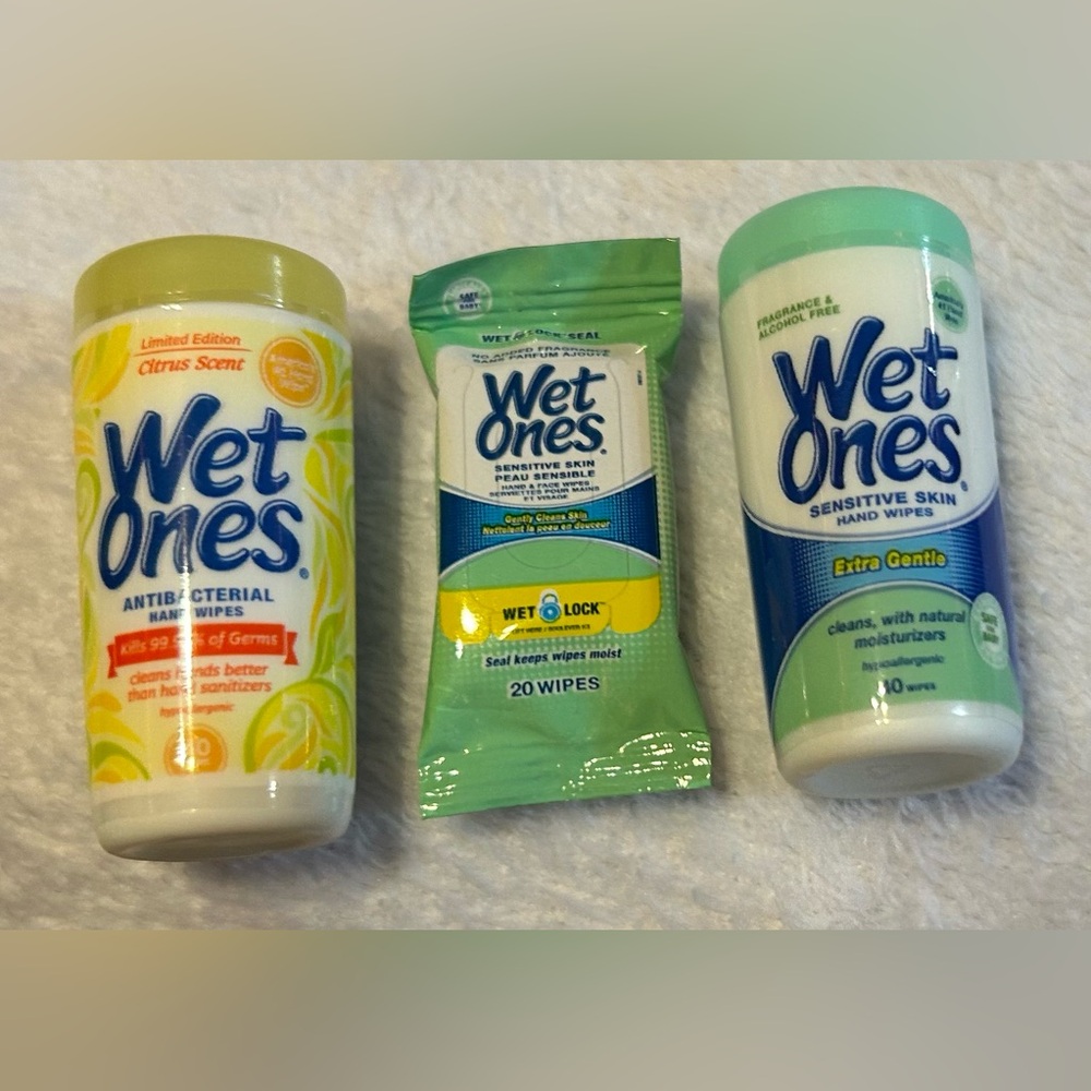 Mini Brands Wet Ones Bundle